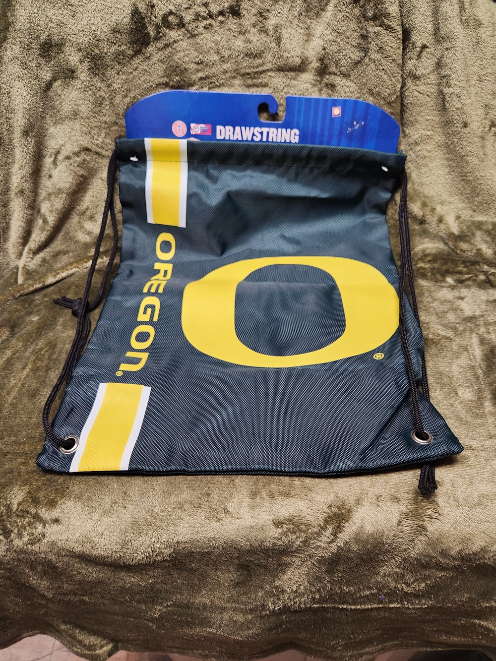 Forever Collectibles Oregon Drawstring Backpack in Black and Yellow